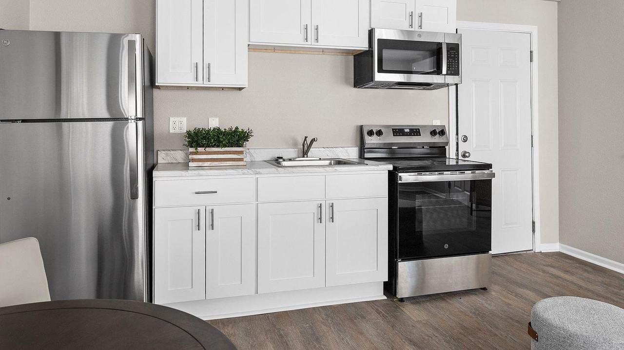 W 39th St - Photo 2 of 3