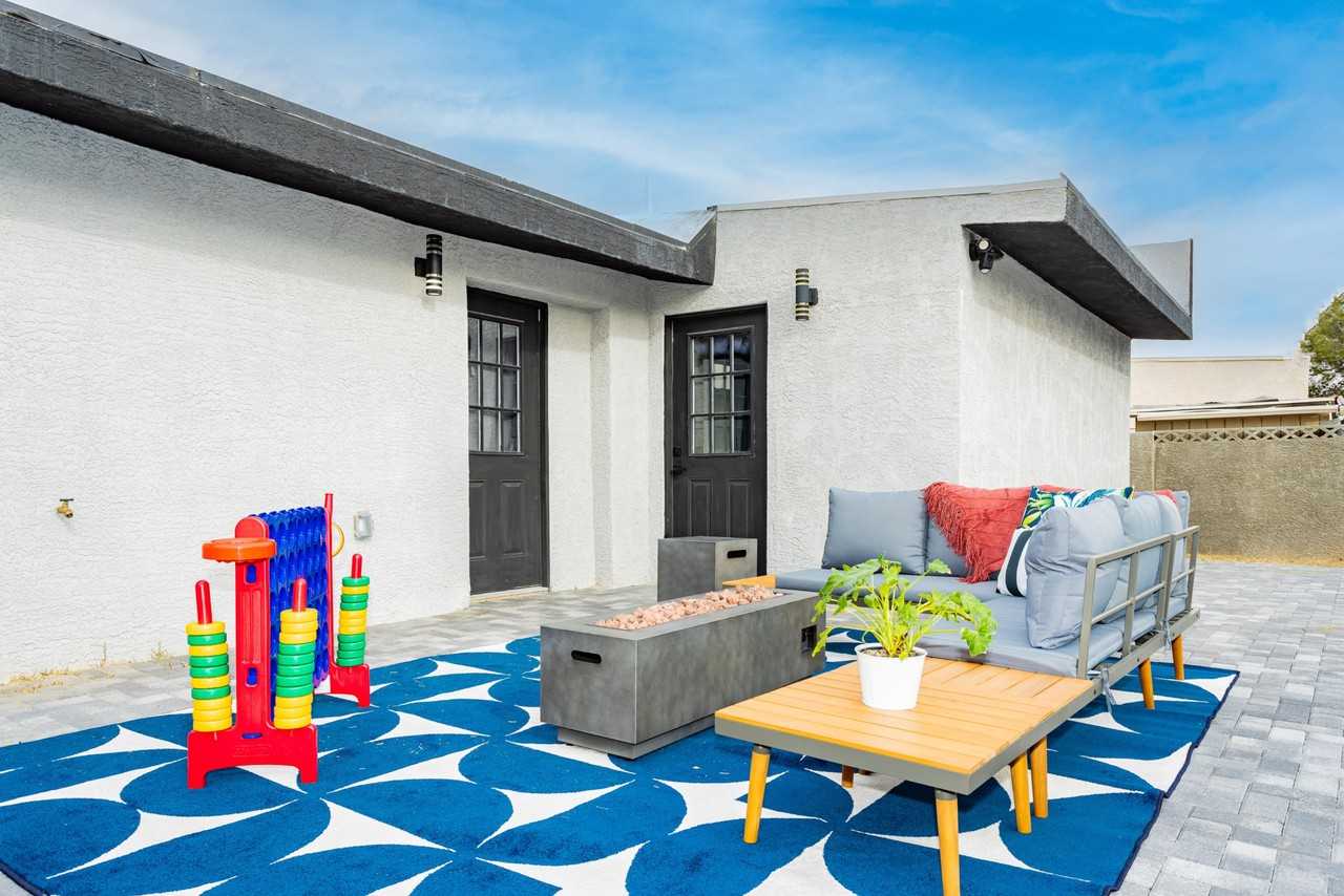 E Saint Louis Ave - Photo 5 of 17