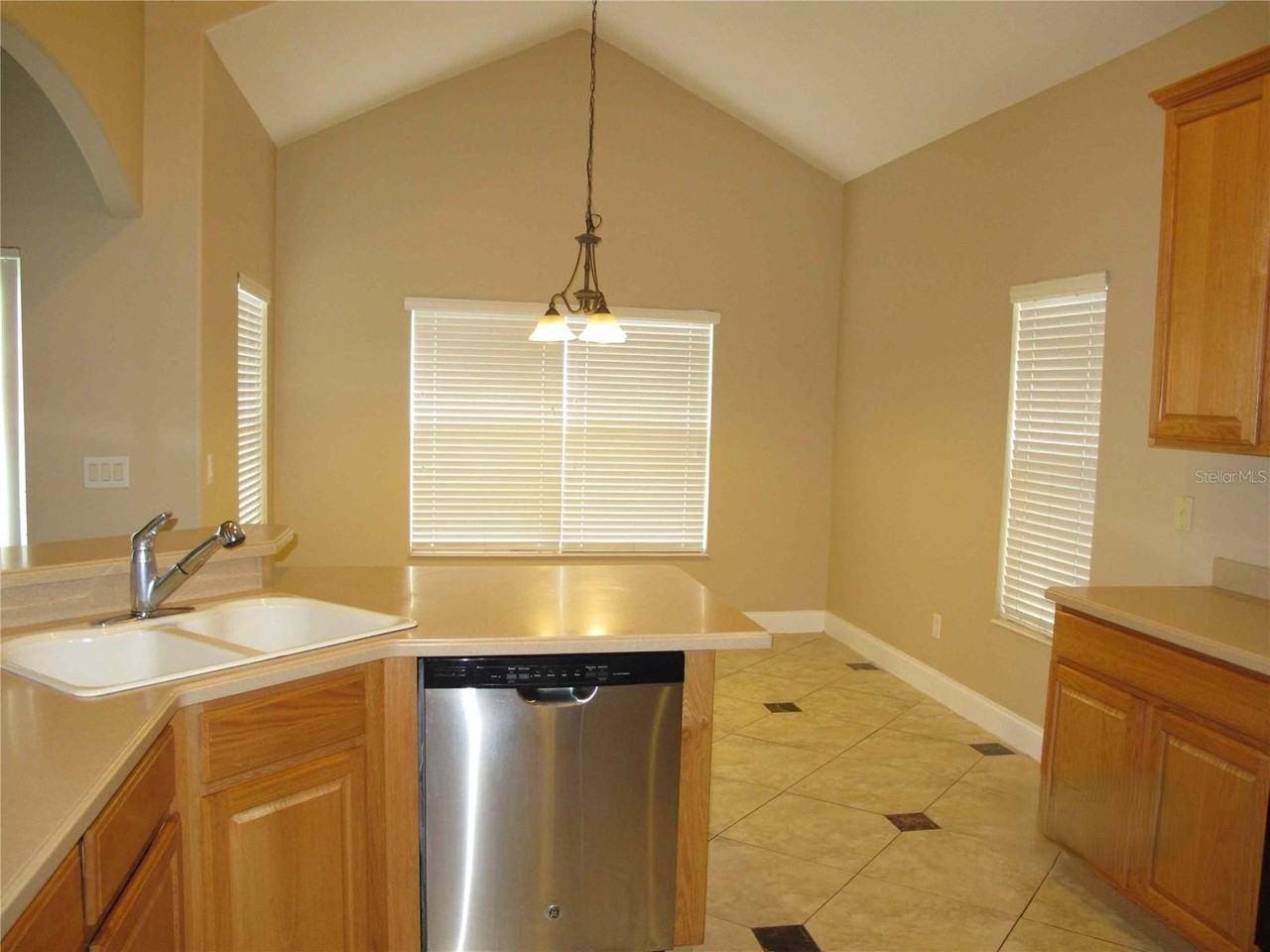 6828 Lucca St - Photo 6 of 26