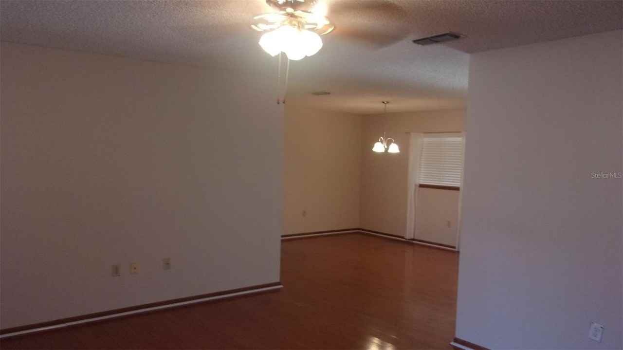 10015 Sw 90th Ct - Photo 4 of 48