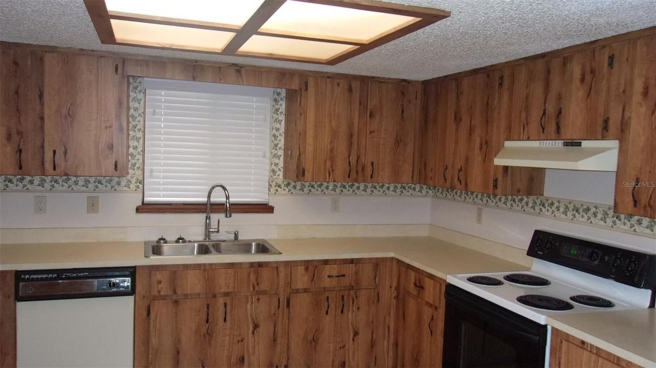 10015 Sw 90th Ct - Photo 7 of 48