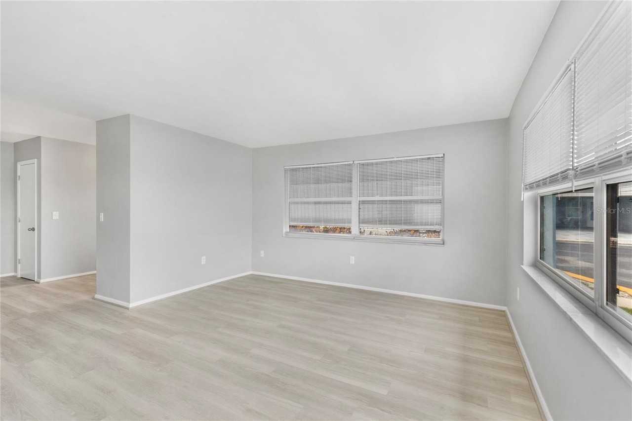 250 Rosery Rd Nw #323 - Photo 5 of 27