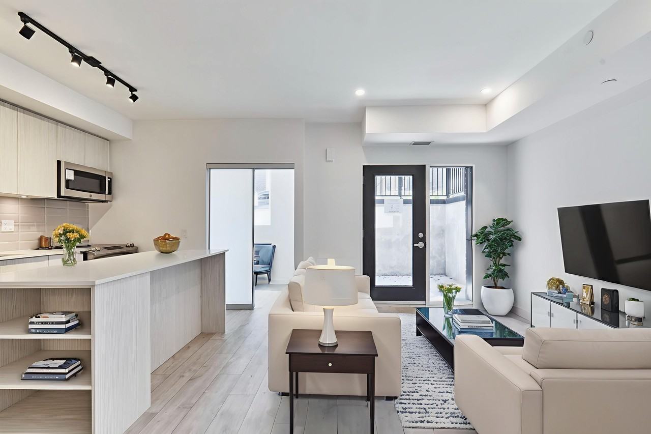 172 Clonmore Drive - Photo 3 of 9