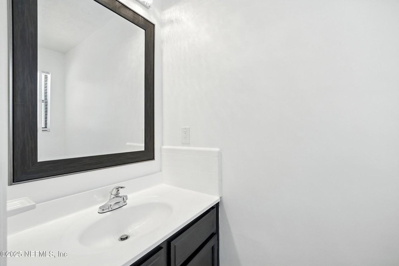 1915 Main St - Photo 7 of 19