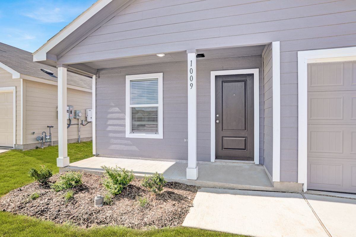 1009 Macnab Dr - Photo 2 of 29