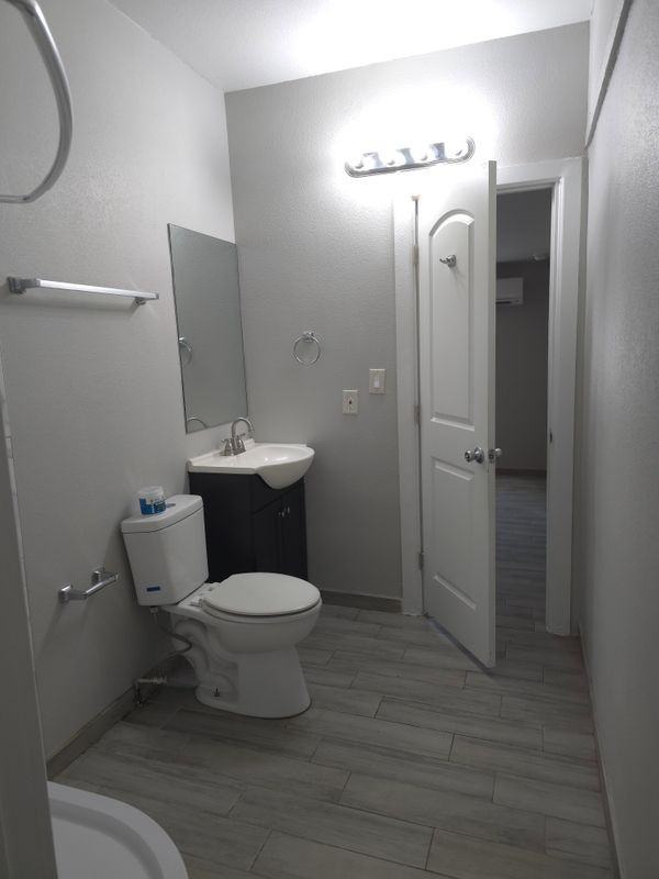 104 E Roosevelt Ave ##2 - Photo 4 of 7