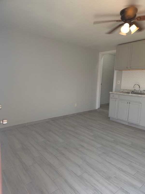 104 E Roosevelt Ave ##2 - Photo 6 of 7