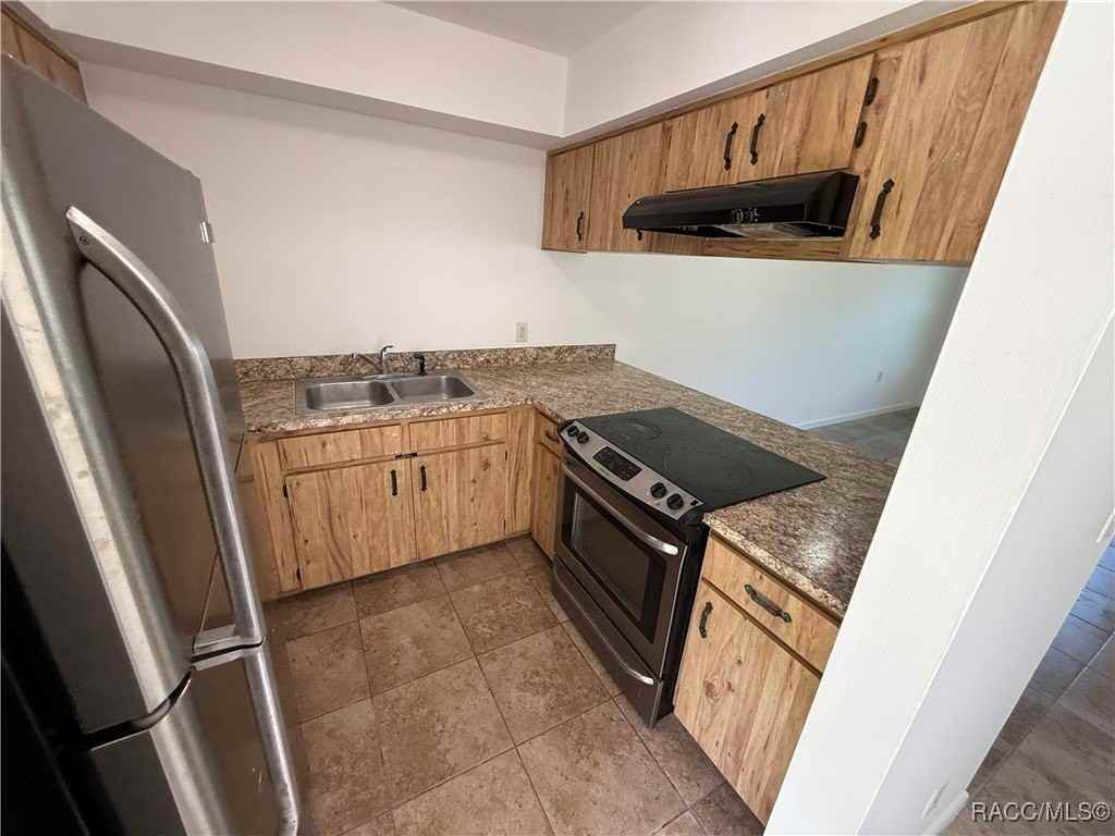 412 Tompkins St Apt 6 #6 - Photo 3 of 11