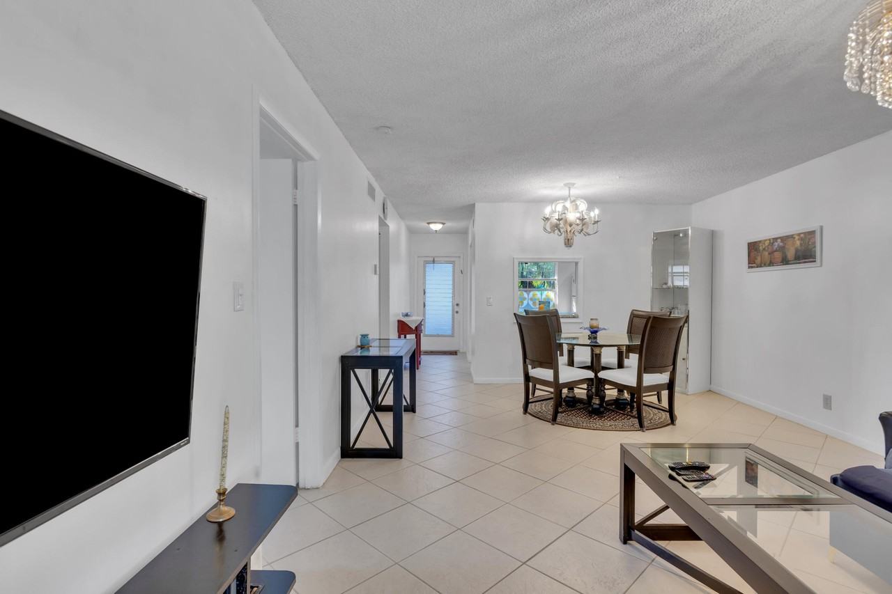 857 Worcester Ln #B - Photo 5 of 40