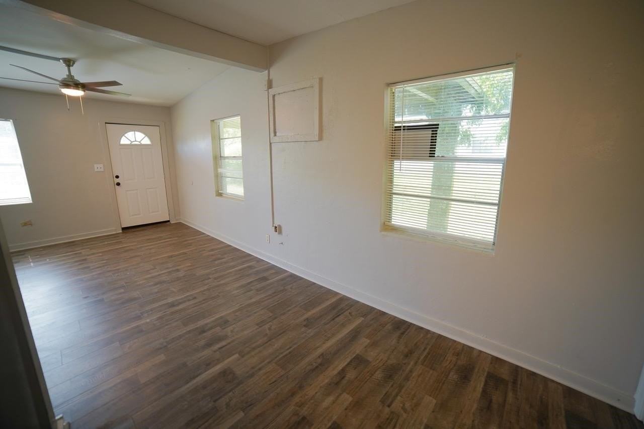 1015 Joe Louis St - Photo 4 of 16