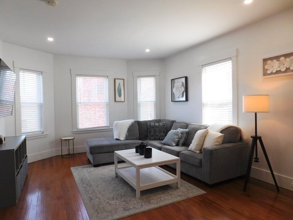 783 Washington St - Photo 3 of 31