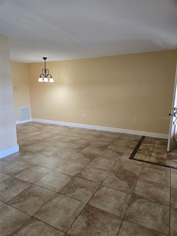 10032 65th Ave N - Photo 7 of 33