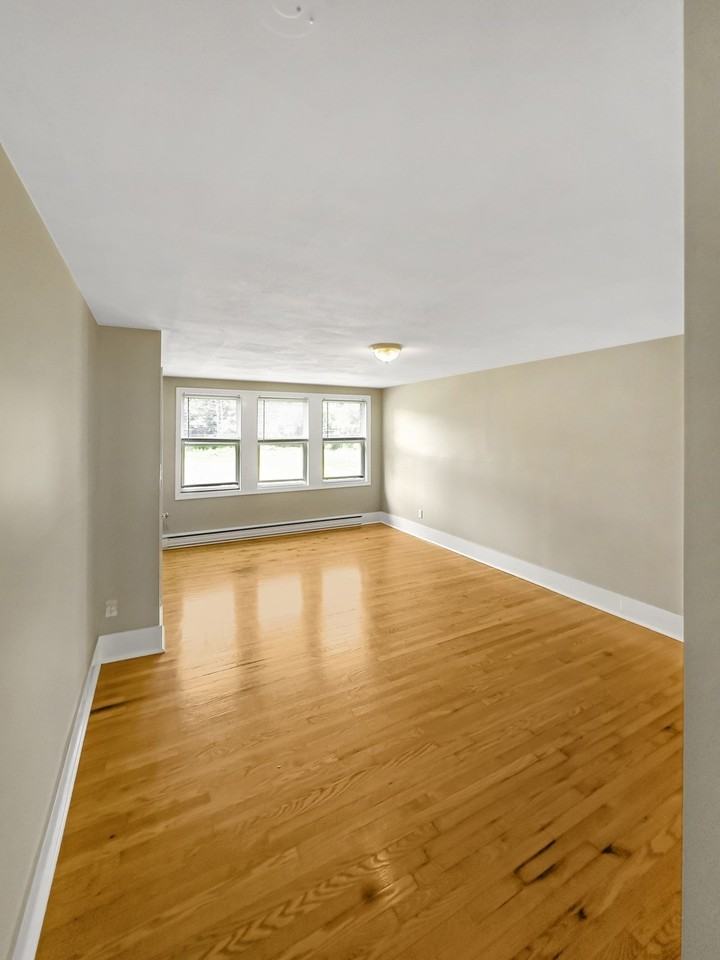 109 Hampshire Rd Unit 2 - Photo 2 of 19