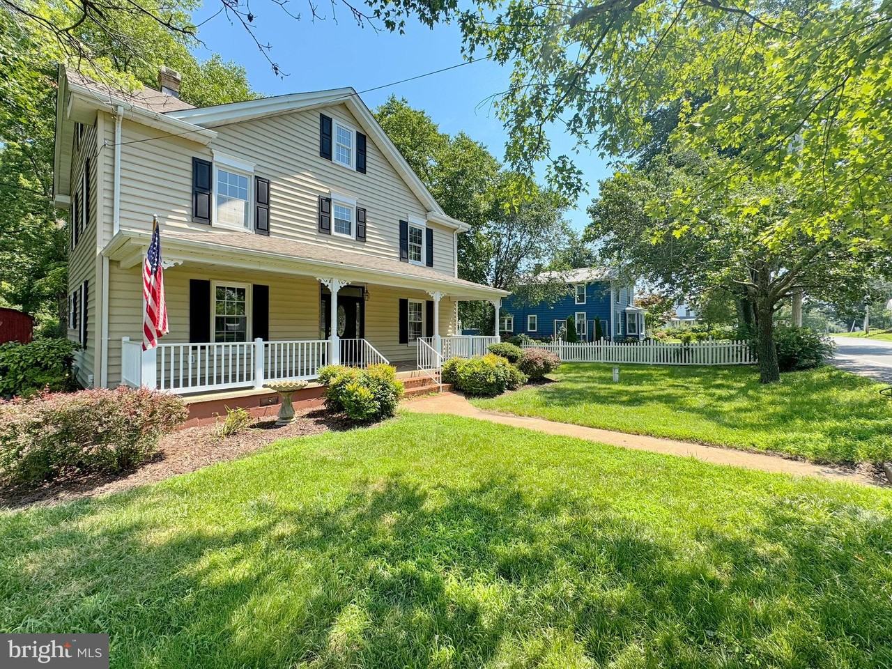 28250 Old Village Rd - Photo 2 of 50