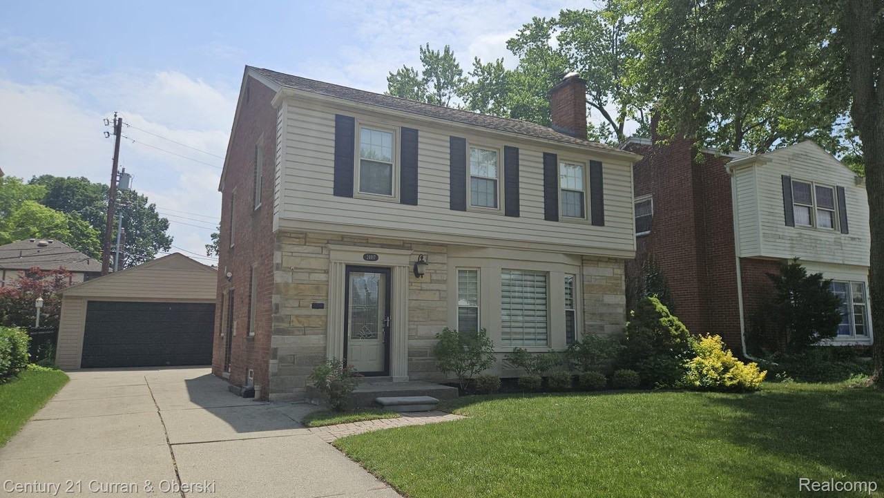 24917 Ward St - Photo 2 of 11