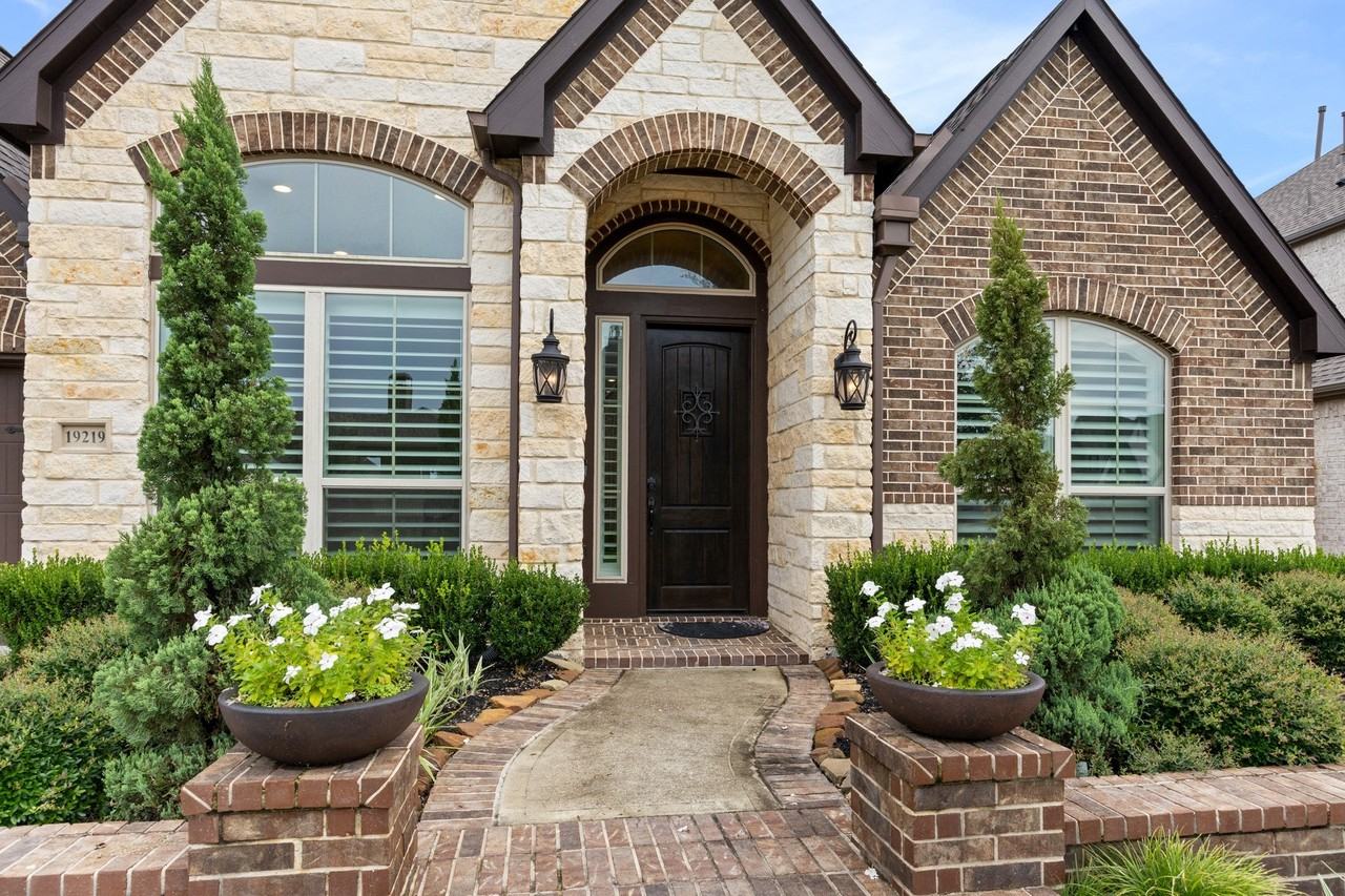 19219 Spotted Bass Ln - Photo 3 of 50