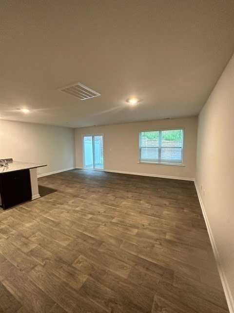 405 Oakmont Valley Trl - Photo 5 of 17