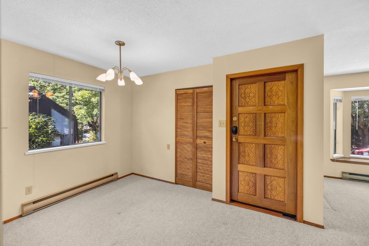 2314 6th Ave W - Photo 2 of 21