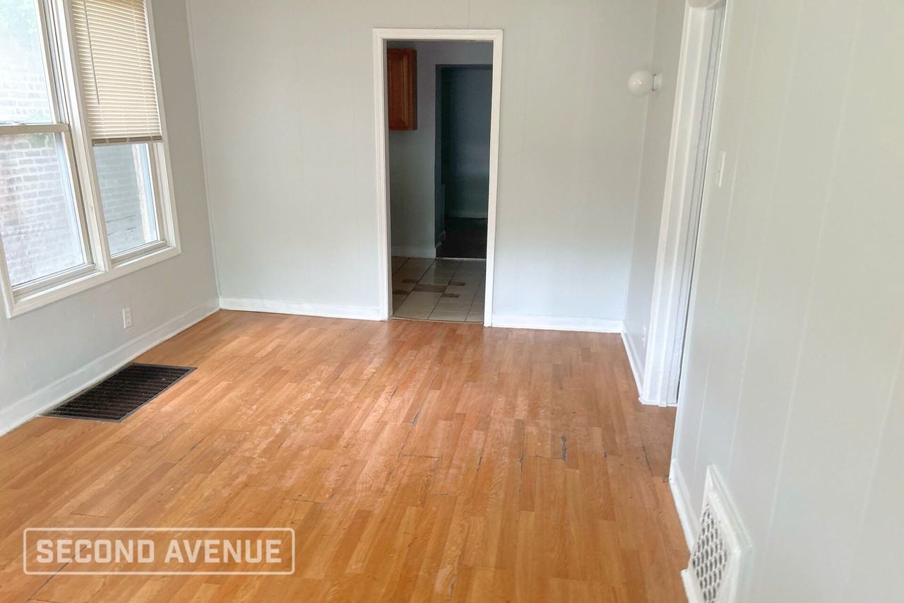 8239 S Woodlawn Ave - Photo 2 of 11
