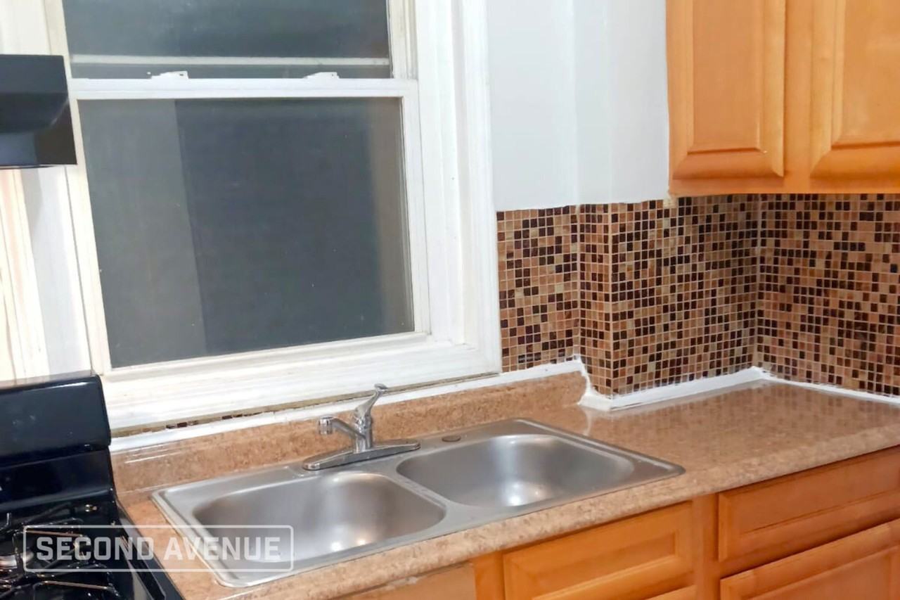 8239 S Woodlawn Ave - Photo 4 of 11
