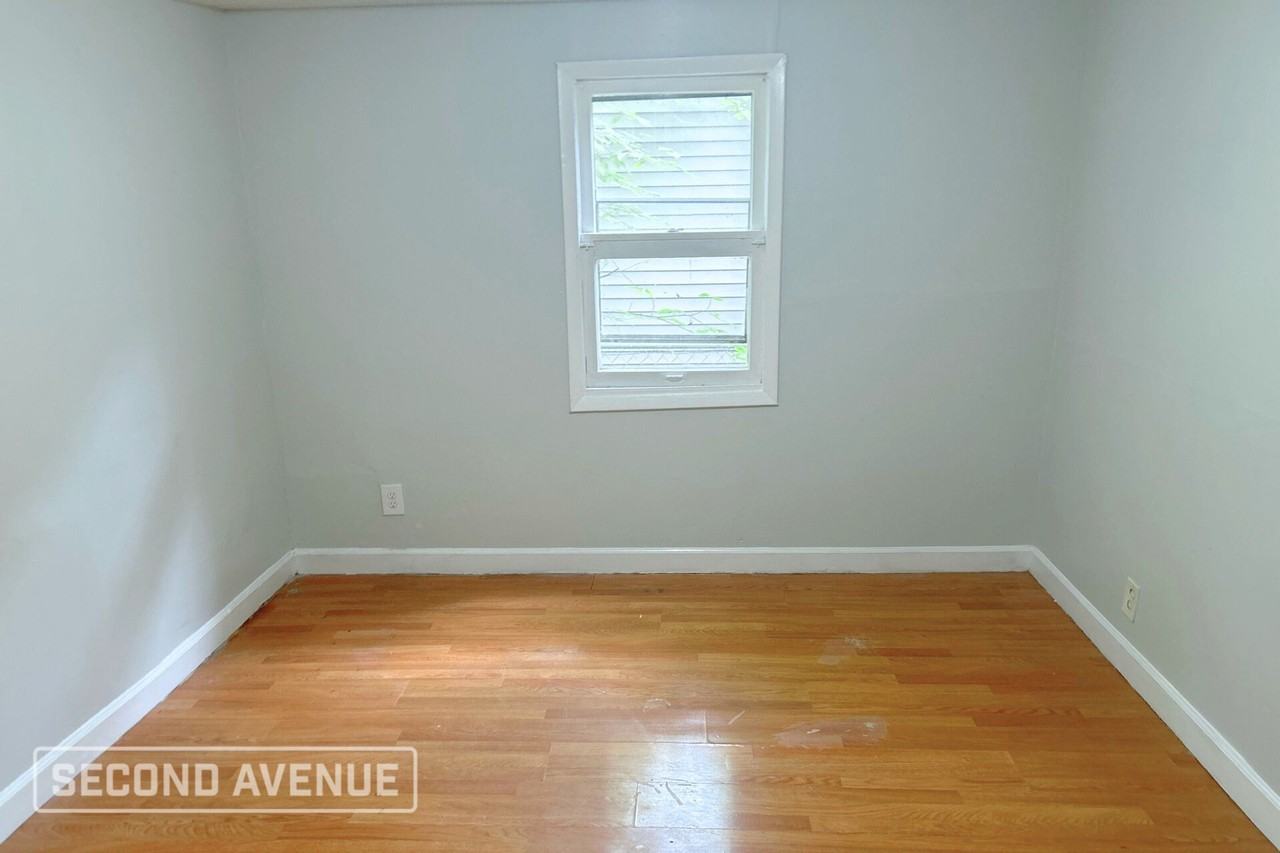 8239 S Woodlawn Ave - Photo 7 of 11