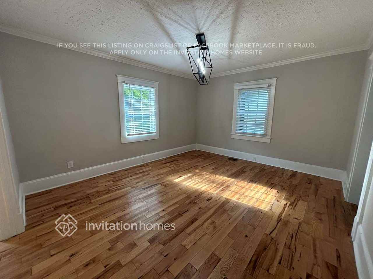 1221 Epworth St Sw - Photo 3 of 15