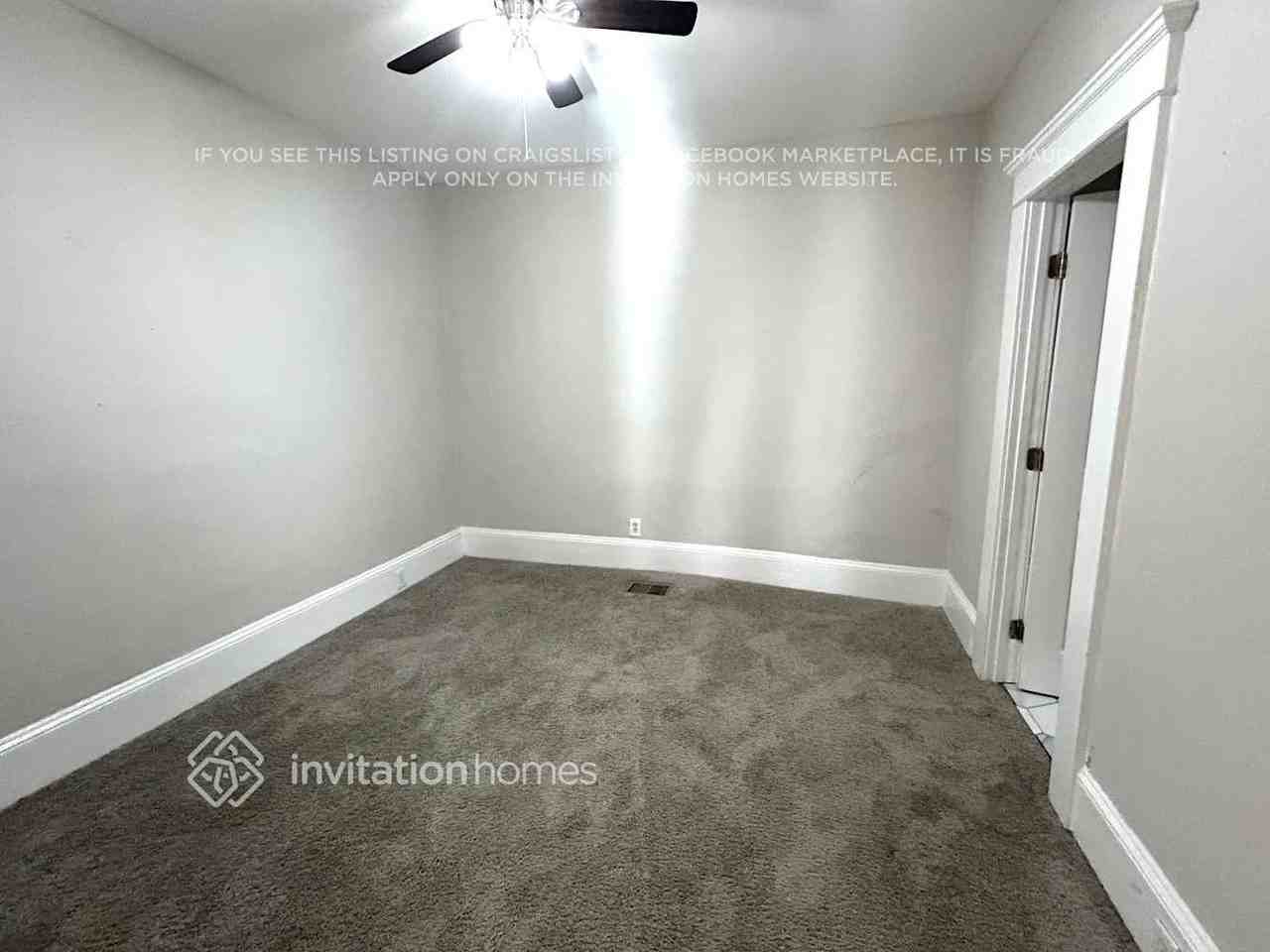 1221 Epworth St Sw - Photo 5 of 15