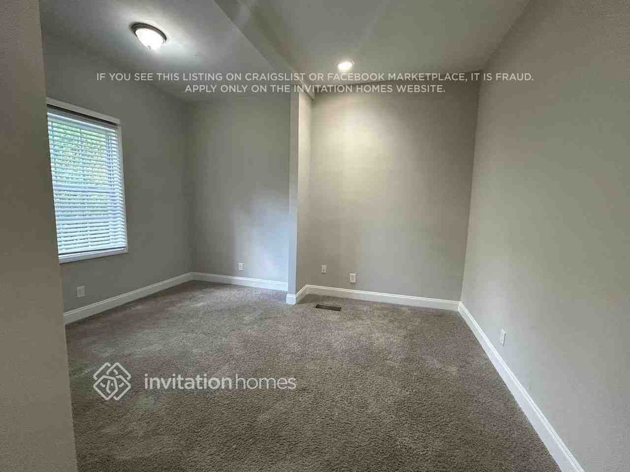 1221 Epworth St Sw - Photo 7 of 15