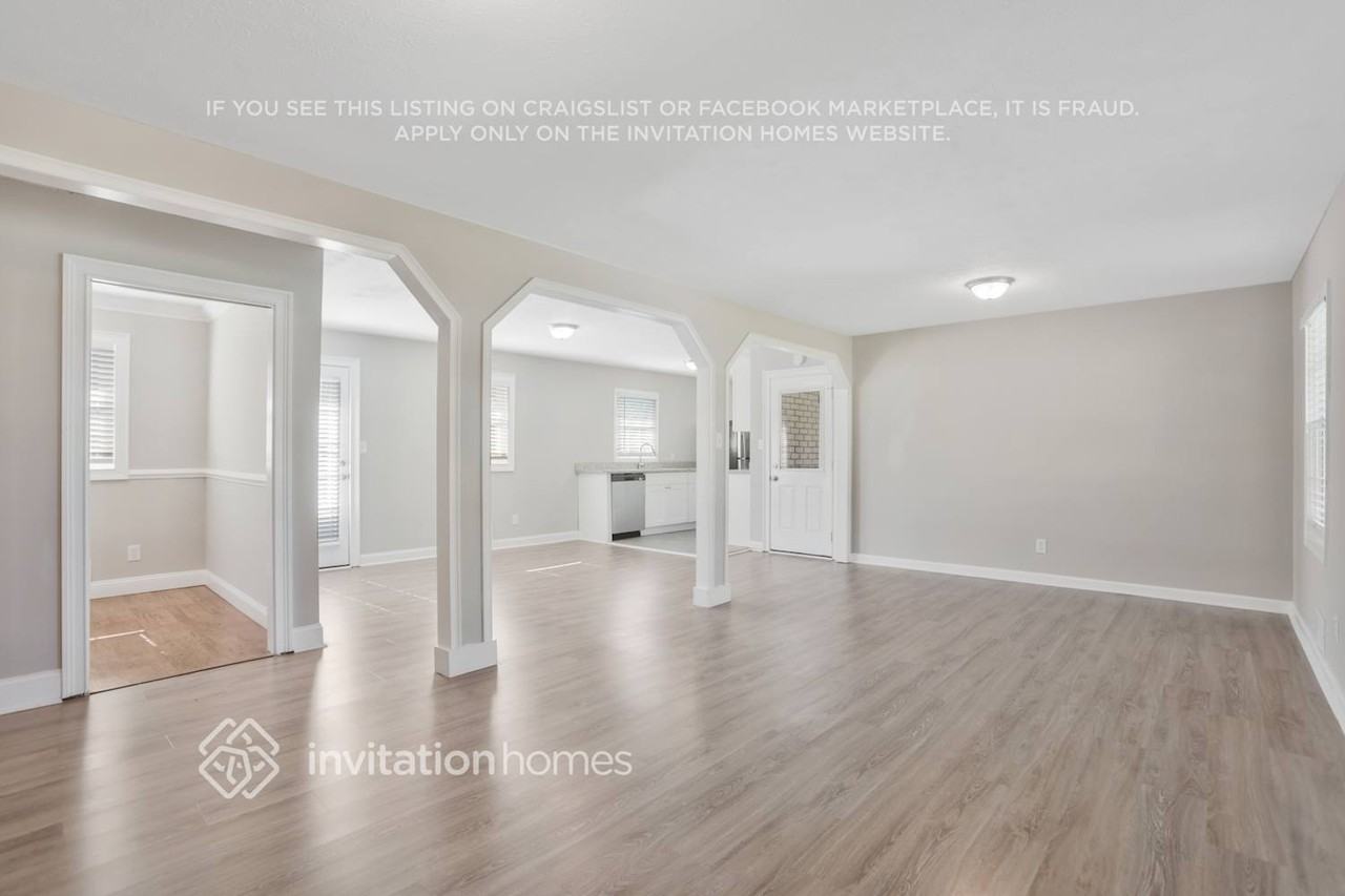 3899 Summit Dr - Photo 2 of 18