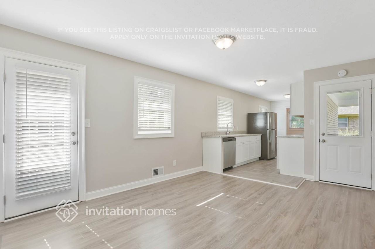 3899 Summit Dr - Photo 6 of 18