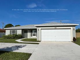 426 Nw Airoso Blvd - Photo 1 of 1