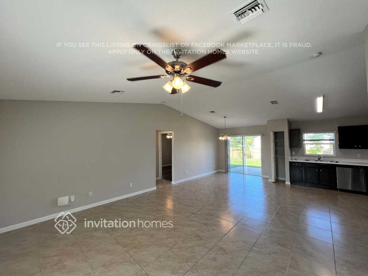426 Nw Airoso Blvd - Photo 6 of 18
