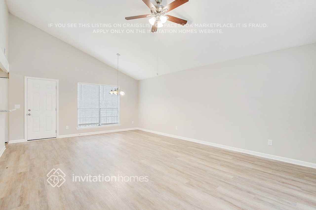 678 Utoy Cir Sw - Photo 2 of 21