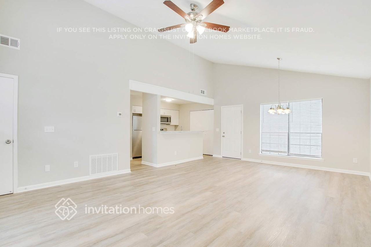 678 Utoy Cir Sw - Photo 4 of 21