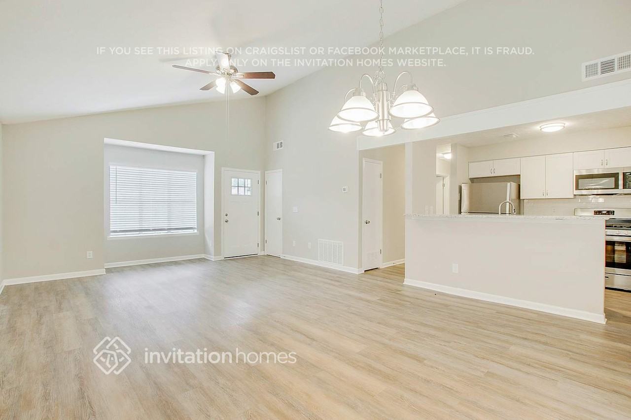 678 Utoy Cir Sw - Photo 5 of 21