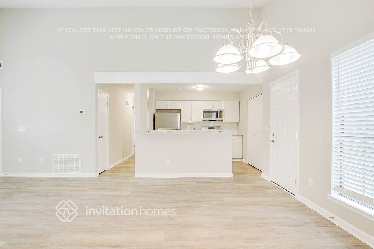 678 Utoy Cir Sw - Photo 6 of 21
