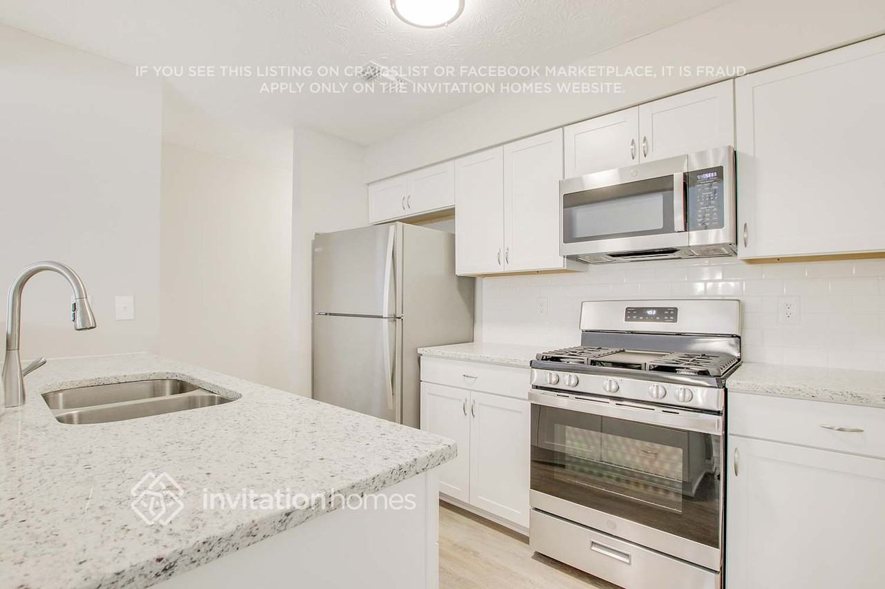 678 Utoy Cir Sw - Photo 7 of 21