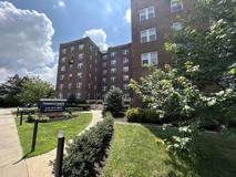 Parkwood Manor Apartments - Photo 1 of 1