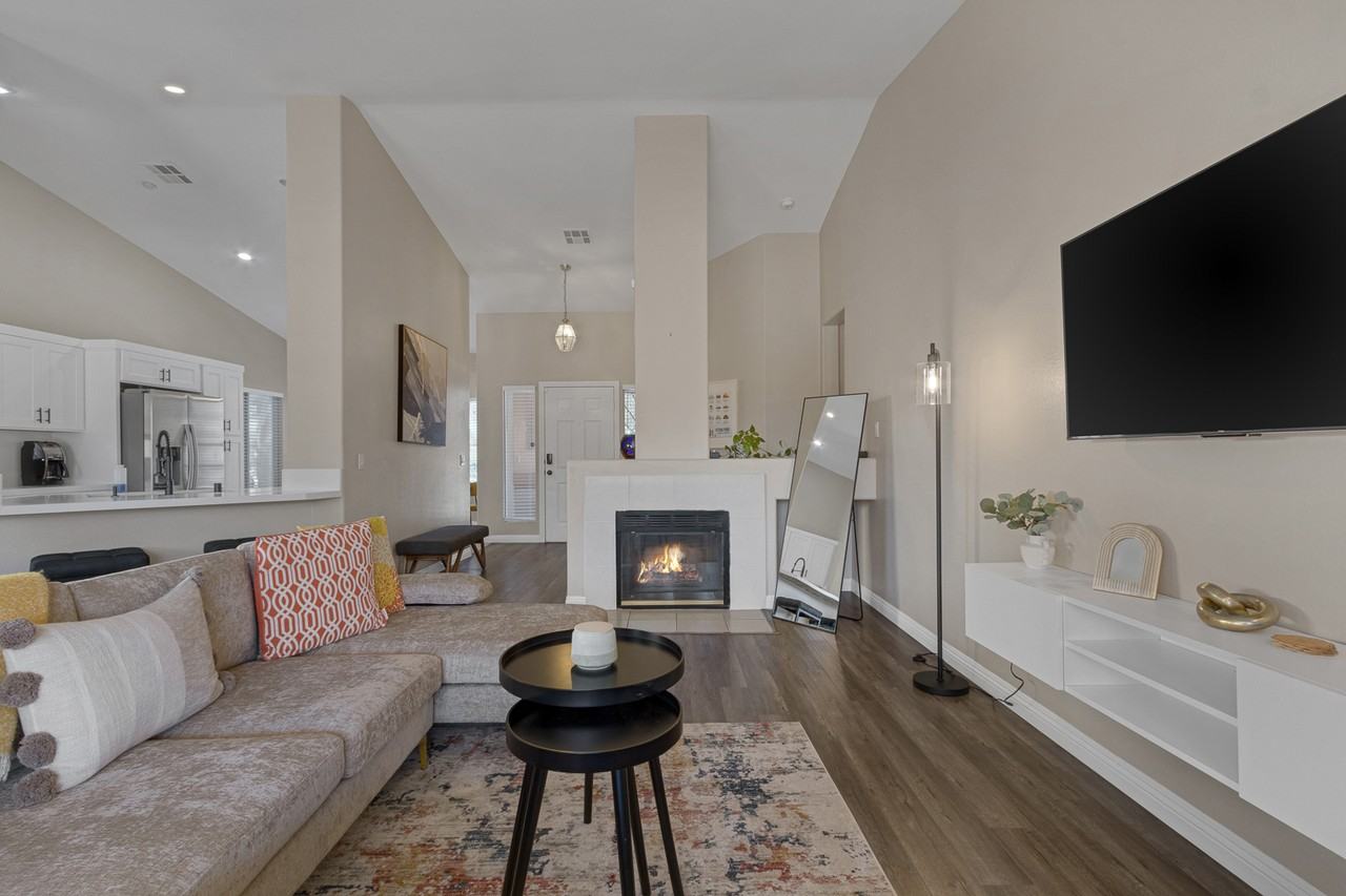 1651 Crystal Downs Avenue - Photo 3 of 45