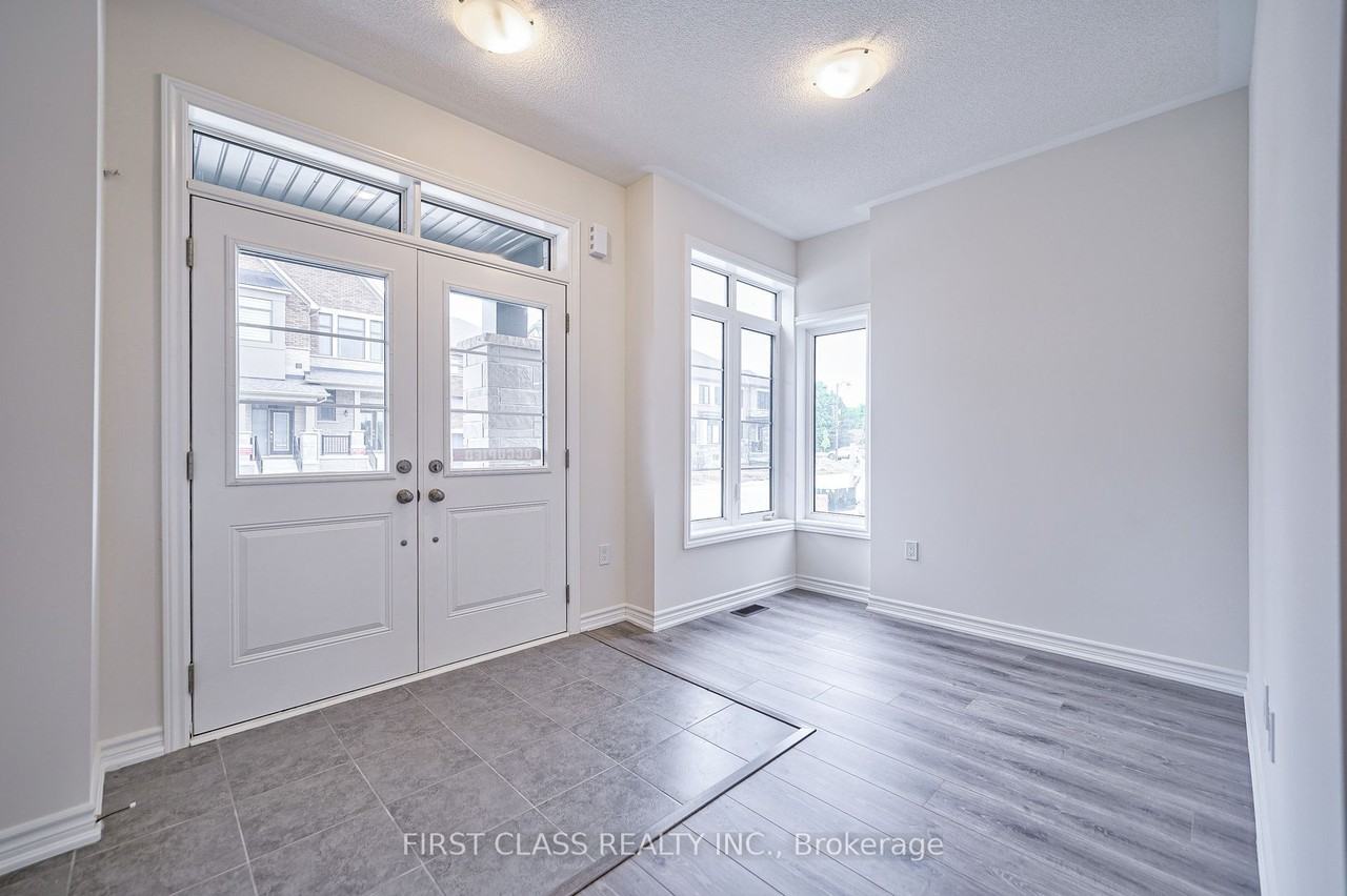 61 Kenneth Rogers Crescent - Photo 3 of 40