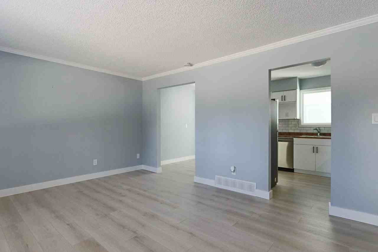 2280 152A Street - Photo 3 of 33