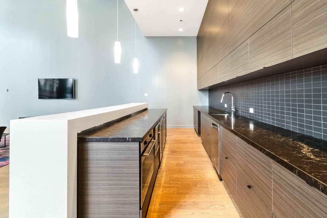 1050 Rue Drummond #2308 - Photo 3 of 33