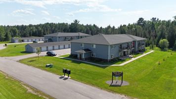 featured image of 724 W Mill St