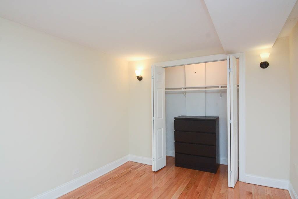 1347 N Dearborn St #101 - Photo 7 of 16