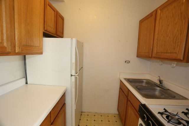 711 W Belmont Ave #409 - Photo 2 of 15