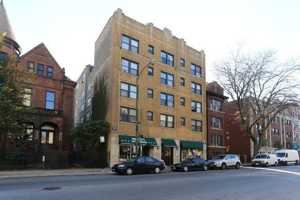 featured image of 711 W Belmont Ave #504