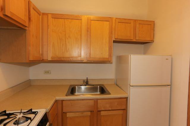 1164 N Dearborn St #405 - Photo 3 of 13