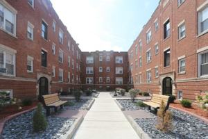 featured image of 955 W Cornelia Ave #1B