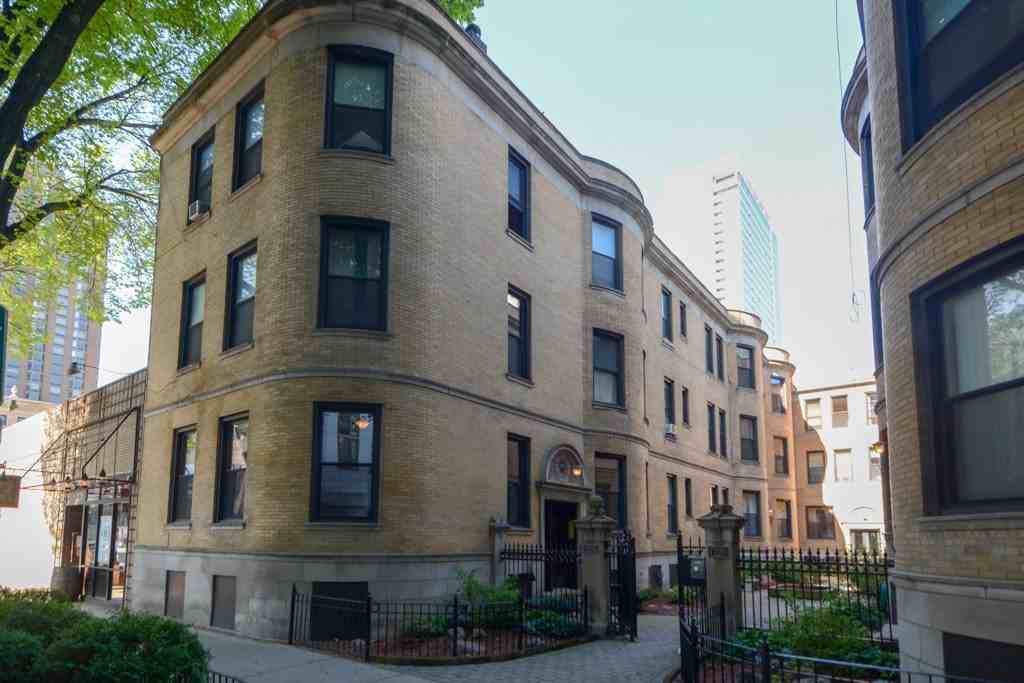 1220 N Dearborn St #1A