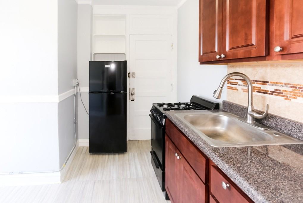 3263 W Wrightwood Ave #3R - Photo 3 of 15